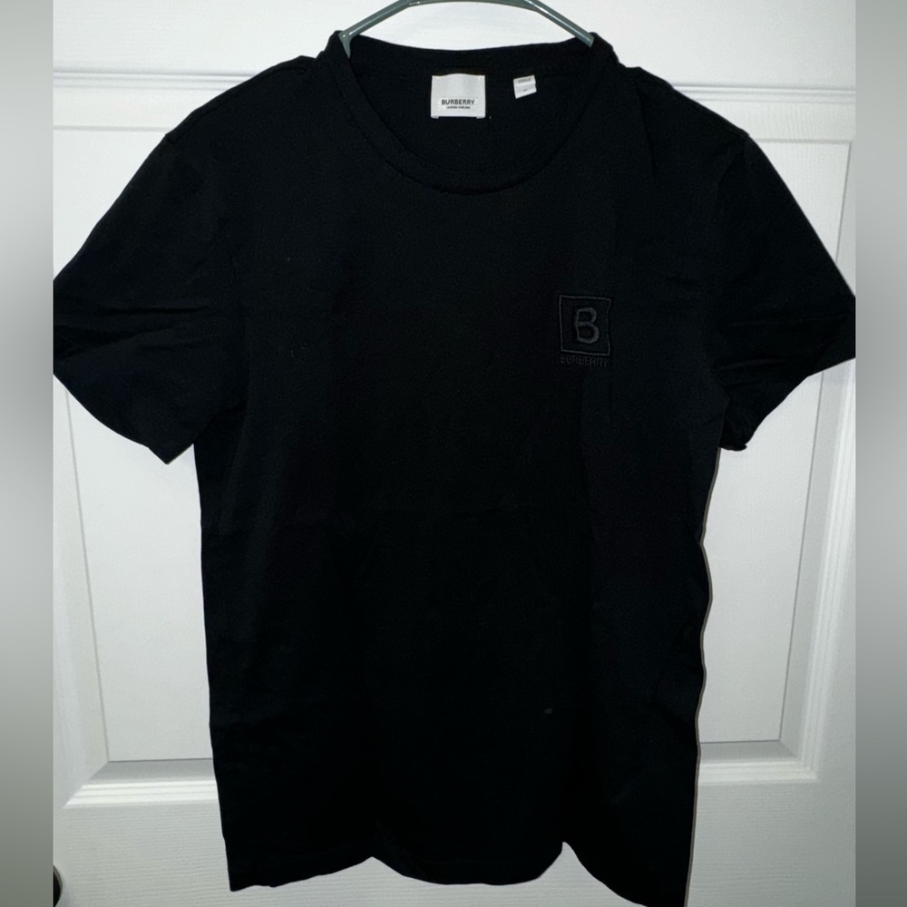 Burberry T-shirt. Worn once. Medium